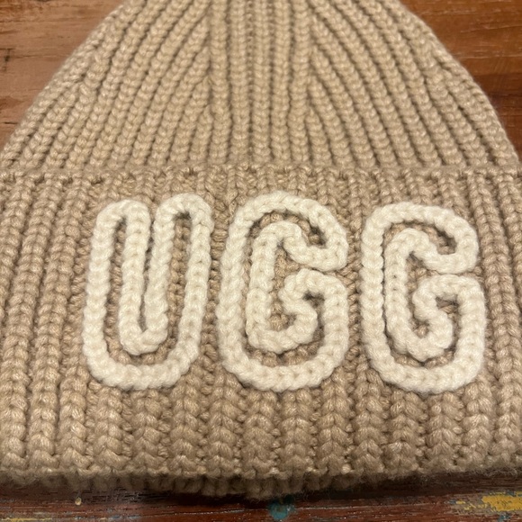 NWT UGG Chunky Crafted Rib Beanie main image 4
